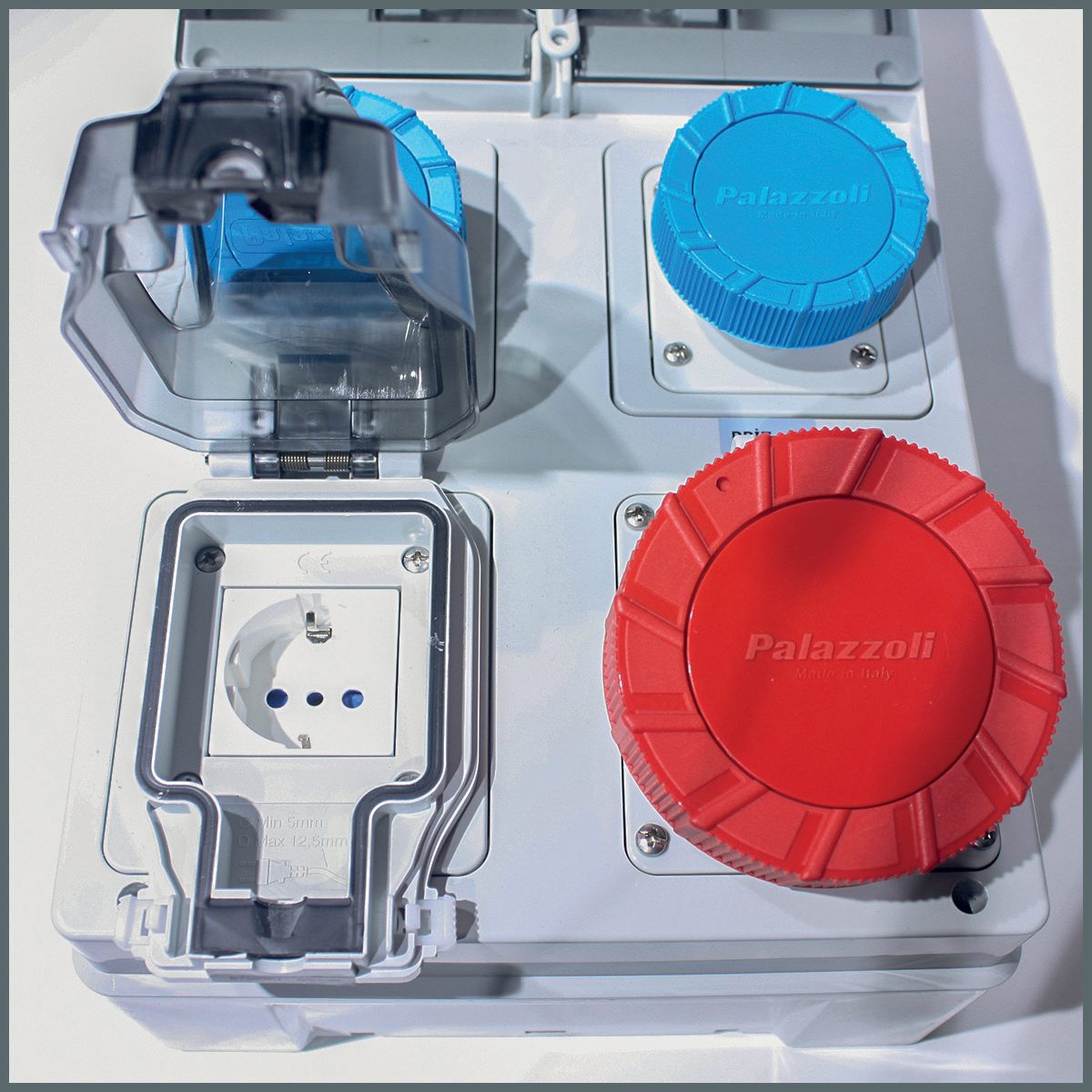 Novsen IP66 Kombinasyon Panosu 2ad. 1x16A, 1ad 5x32A, 1ad Schuko 16A